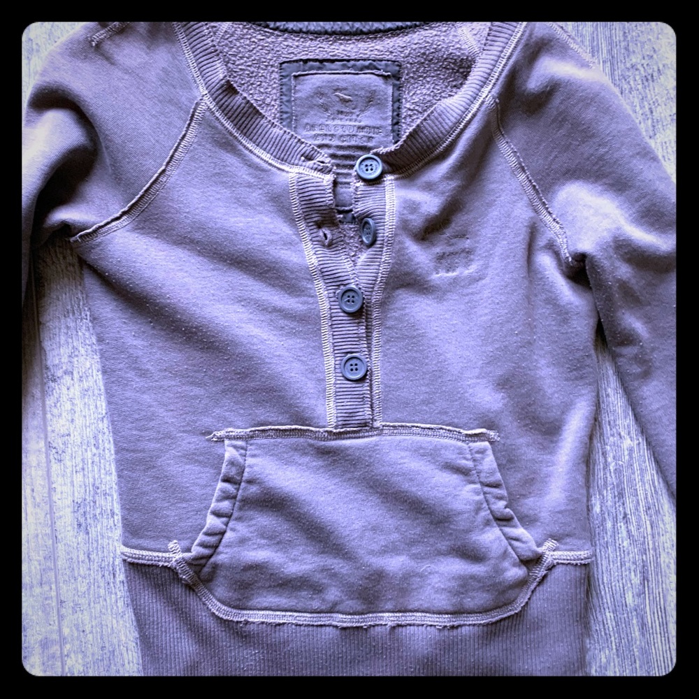 Abercrombie and Fitch women’s cropped sweater